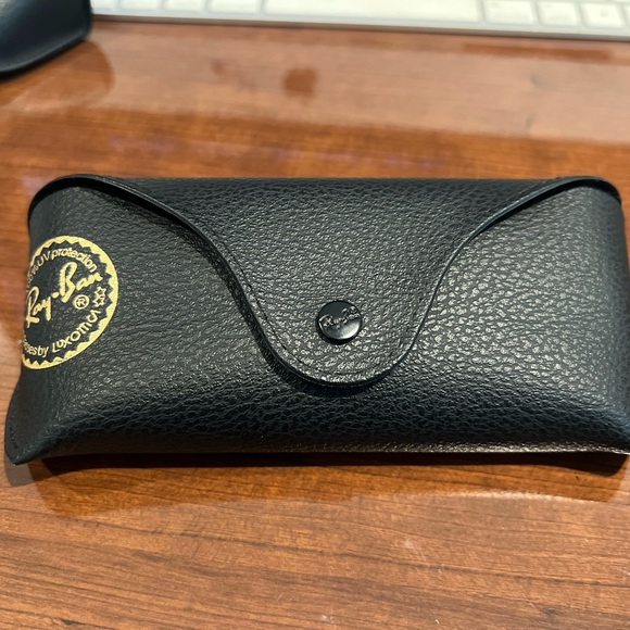 Ray-Ban RB350 Authentic Polarized Polished Black w/ Green Lenses - Picture 5 of 7